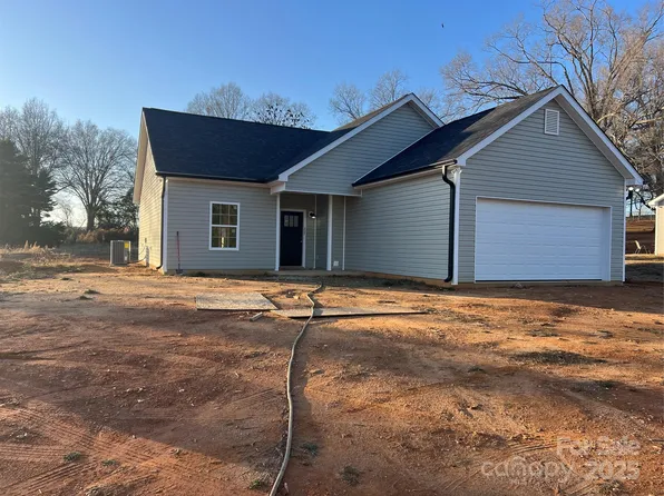 227 S Hampton St, Jefferson, SC 29718