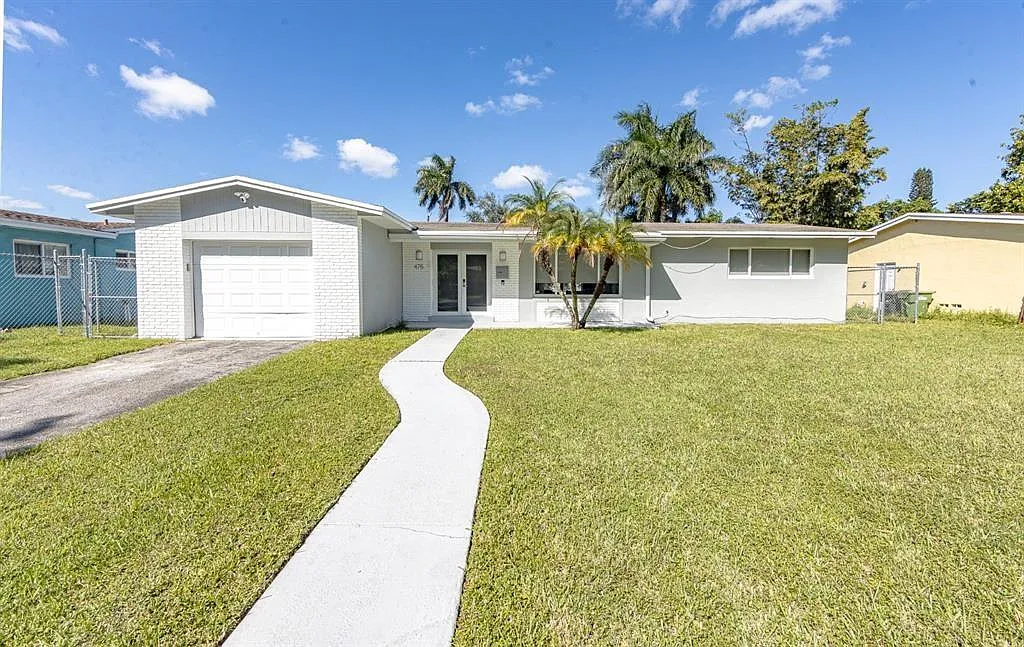 3 bed, 2.0 bath, 1677 sqft, $4,200 — Photo 1