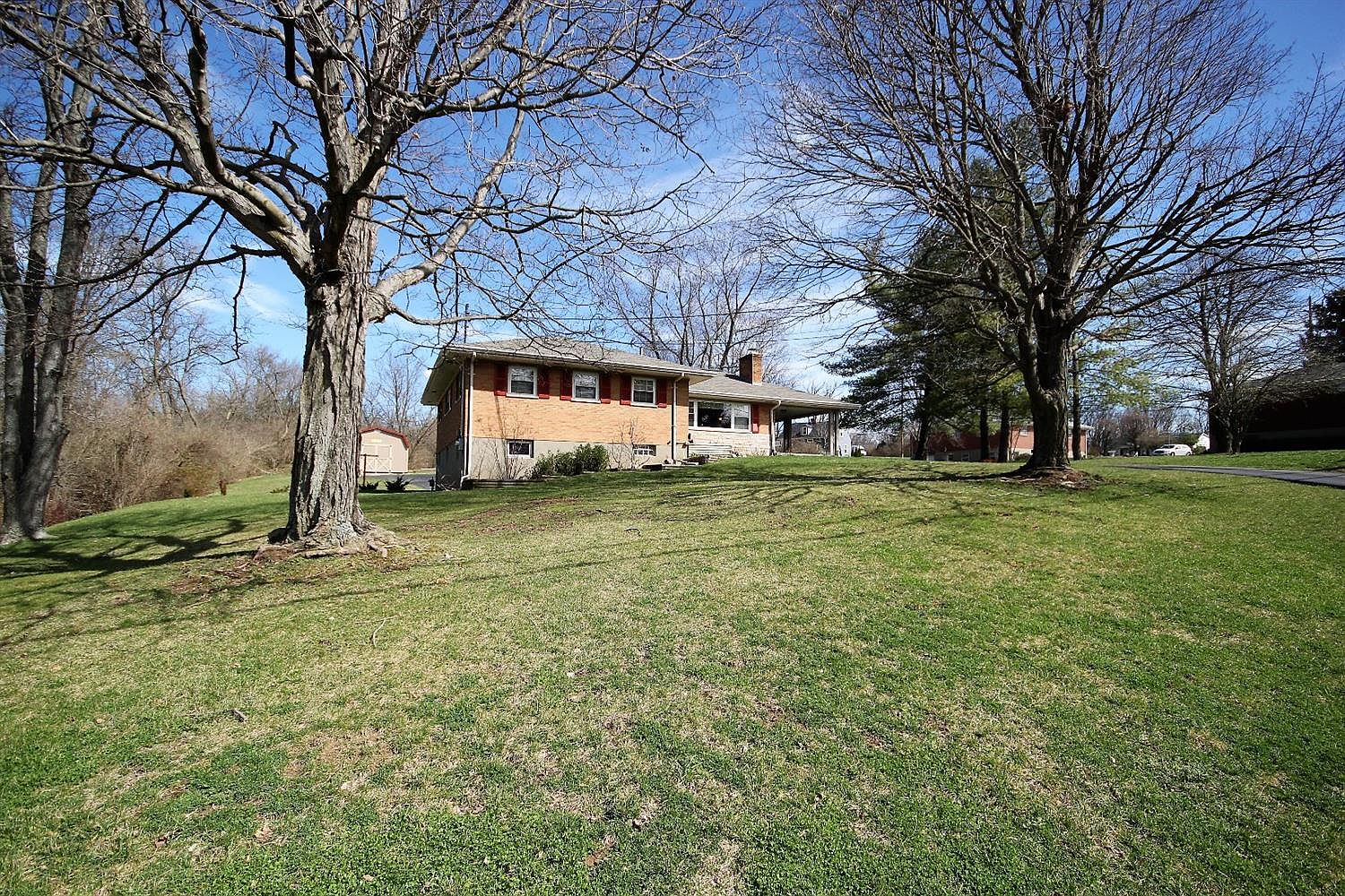 6682 Cresthaven Ave, West Chester, OH 45069 | Zillow