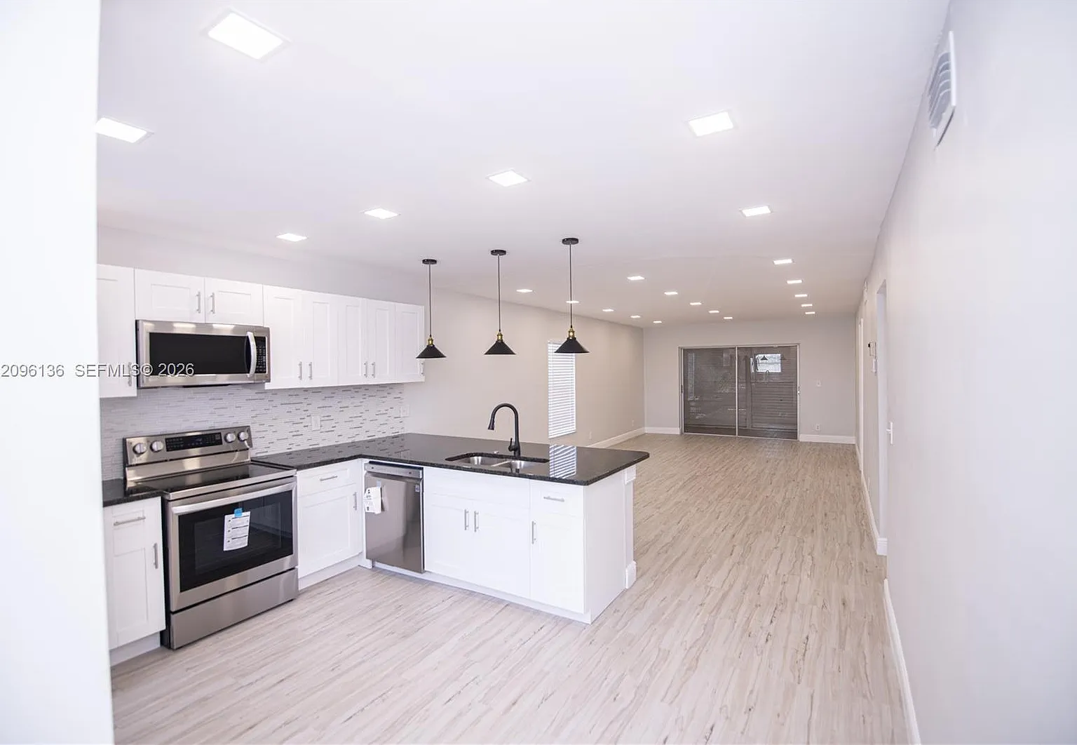 Lago Del Rey Condo — Photo 2