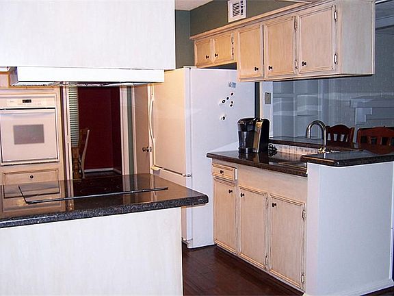 5th image of 1918 Maple Lakes Dr