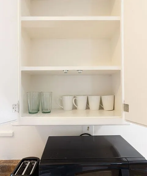 140 S Madison Ave — Photo 13