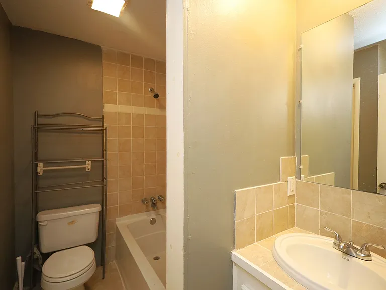 5 Crestwood Cir — Photo 6