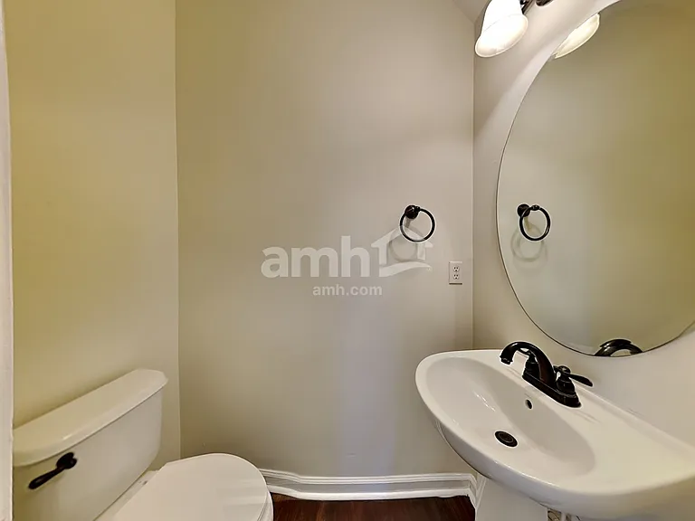 641 Woodson Dr — Photo 8