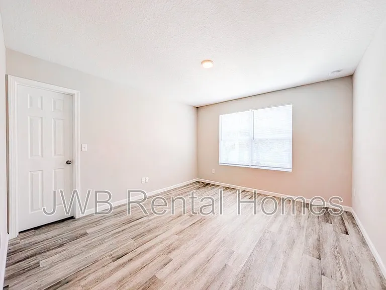 8625 Cocoa Ave — Photo 5