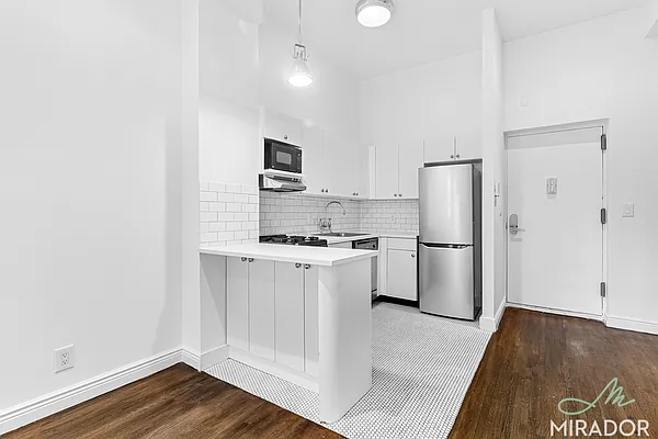 Rented by Mirador Real Estate | media 22