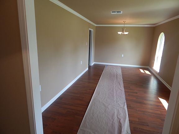 3rd image of 2813 Cambridge Dr
