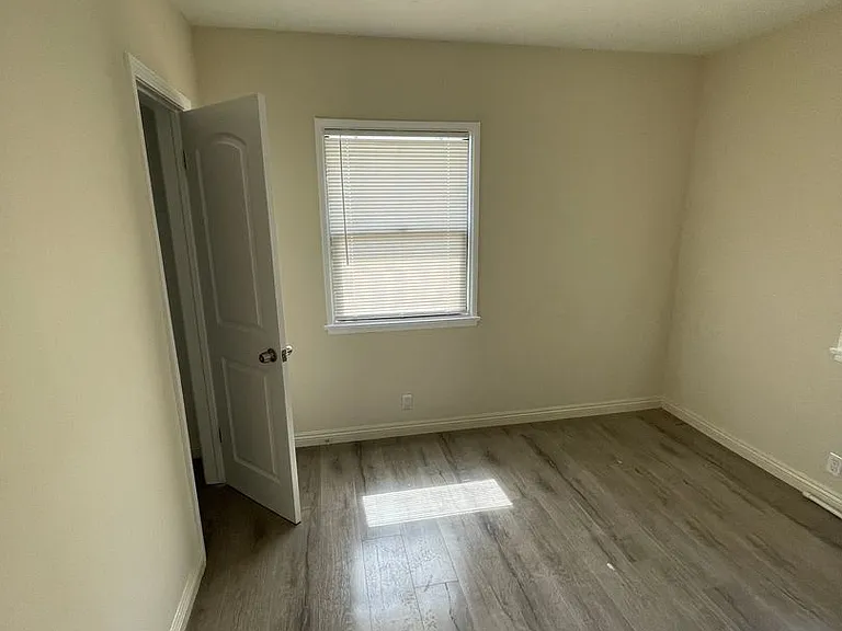 1131 Okoboji Dr — Photo 1