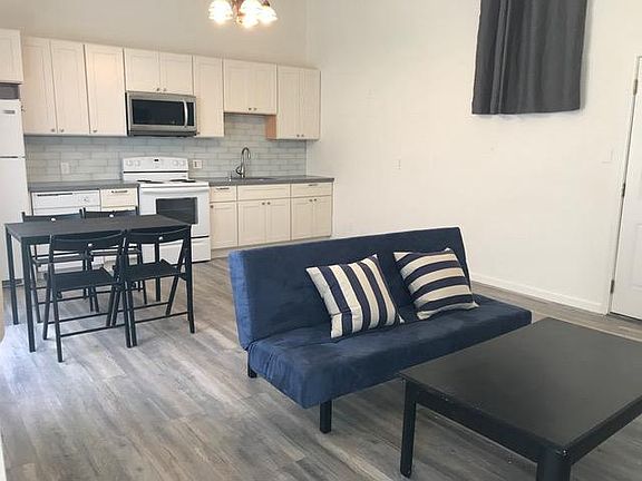 3rd image of 1407 Gough St APT 6