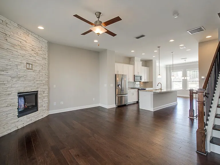 2044 Rockledge Rd NE — Photo 9