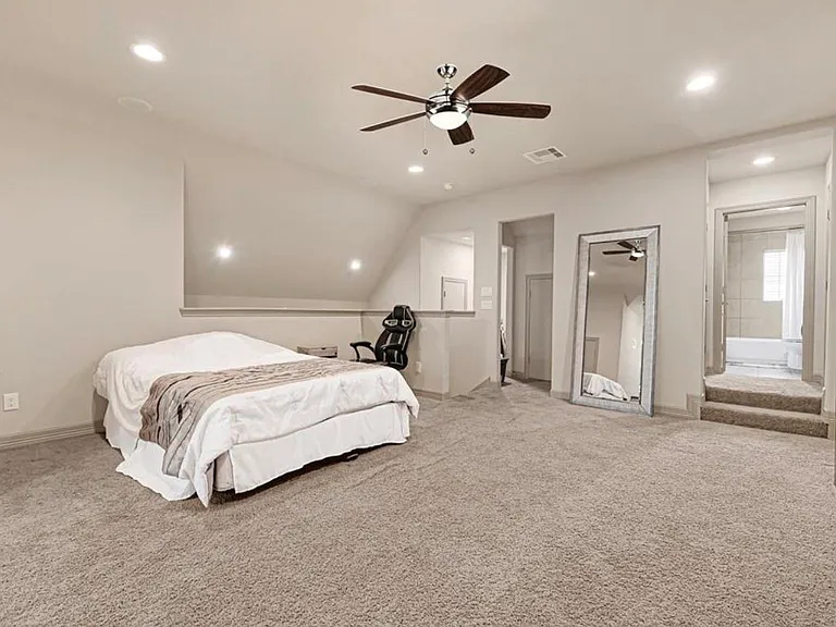1531 Woodbend Park W — Photo 24