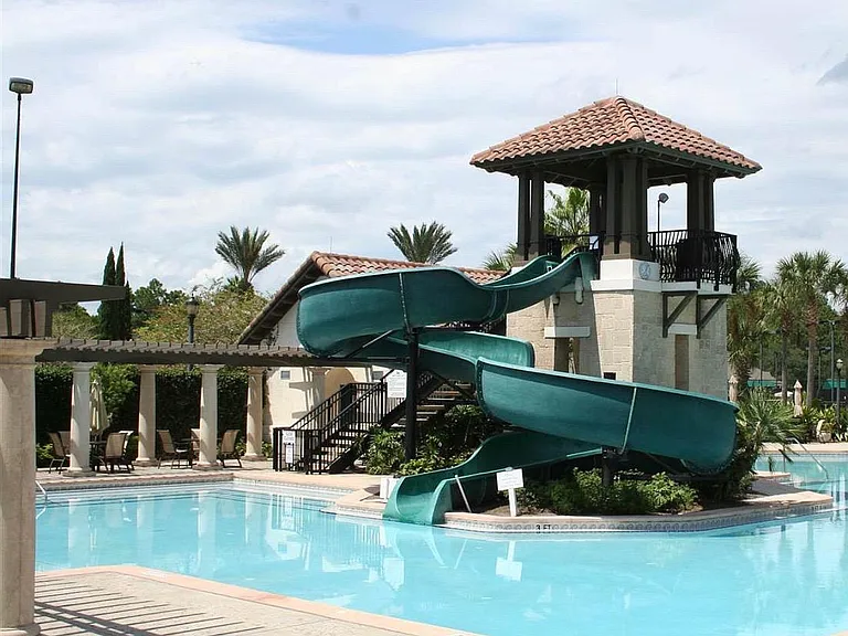 405 La Travesia Flora St #101 — Photo 25