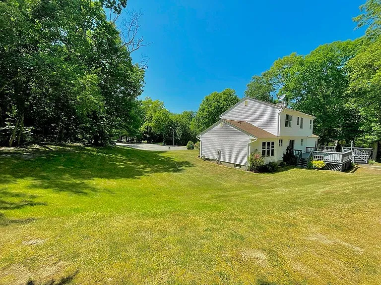 16 Jenny Ln — Photo 25
