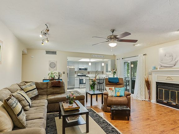 5th image of 52 Arbor End SE #52
