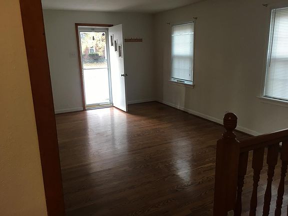3rd image of 7011 Holly Hills Ave
