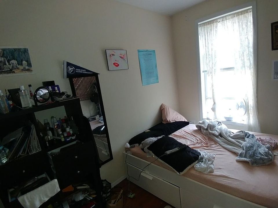2nd image of 2140 21st St #2