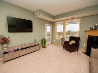 12501 Nicollet Ave UNIT 422, Burnsville, MN 55337