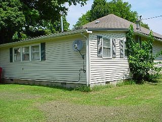 2nd image of 211 Mammoth Cave St