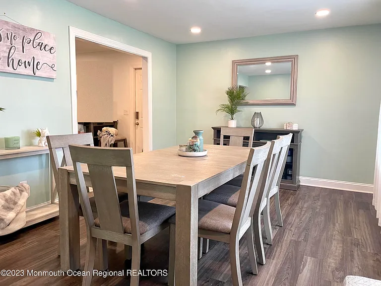 1414 Treeneedle Rd — Photo 5