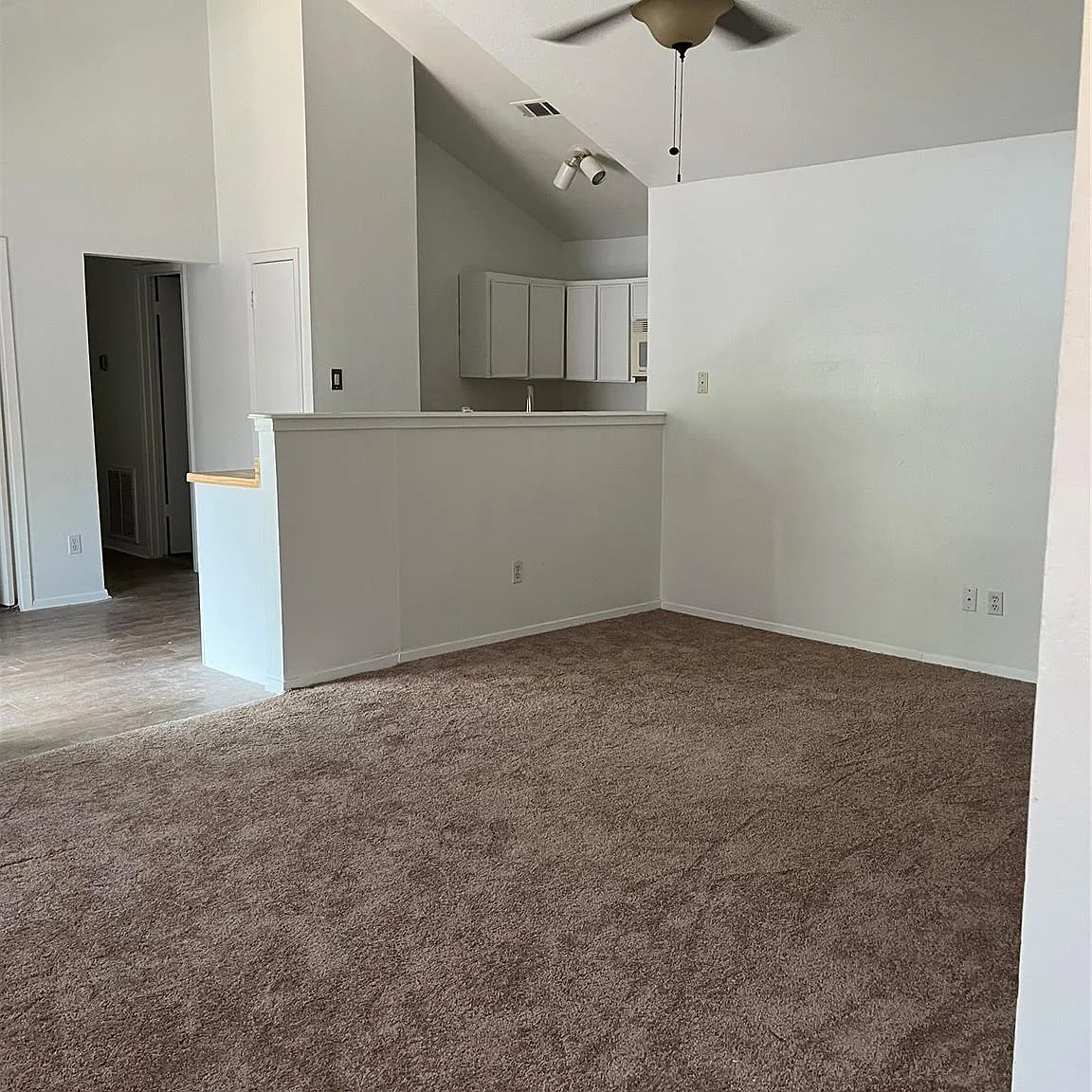 3 bed, 2.0 bath, 1284 sqft, $1,200 — Photo 3