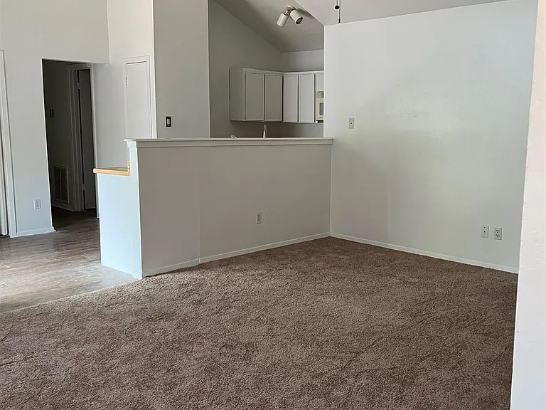 616B Normal Park Dr #B — Photo 3