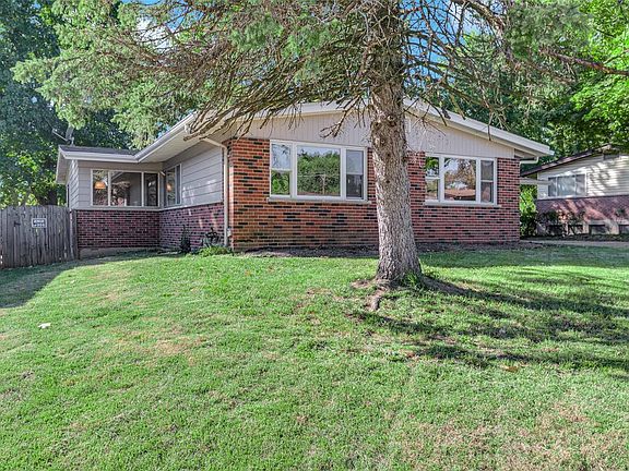 3rd image of 1615 Bay Meadows Dr
