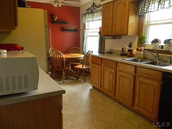 3rd image of 5206 Noland Dr