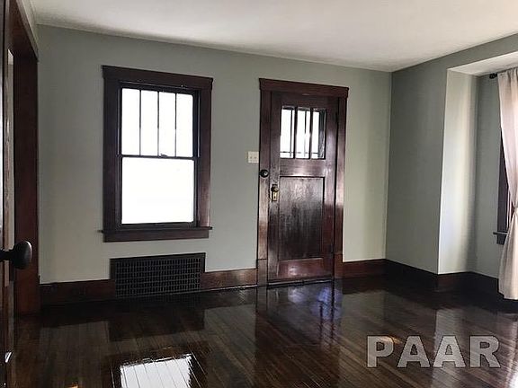 5th image of 2327 W Barker Ave