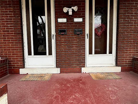 2nd image of 4861 Kossuth Ave #A