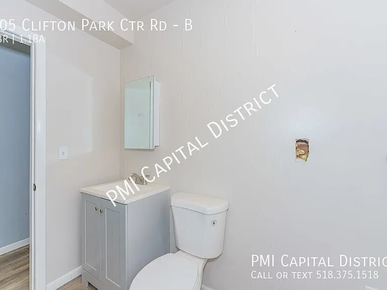 605 Clifton Park Center Rd #B — Photo 29