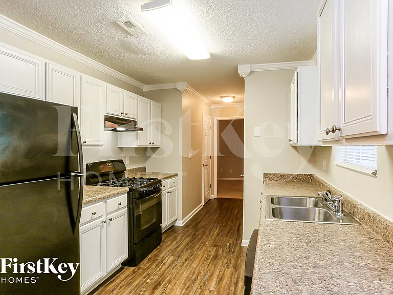 604 Rays Ln SE — Photo 6