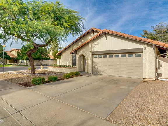 3rd image of 2260 W Kiowa Cir