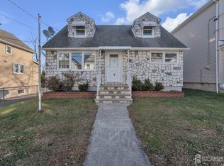 18 John St, Carteret, NJ