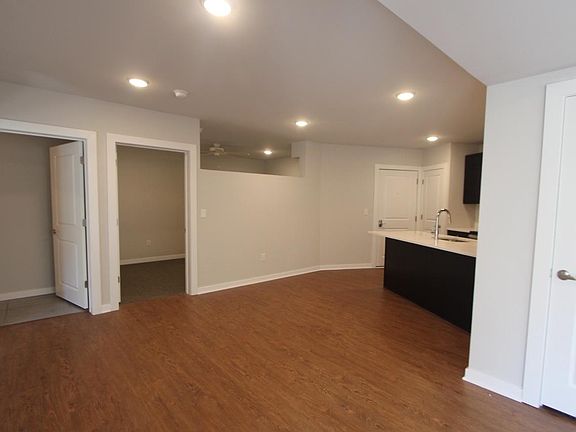 3rd image of 6656 Germantown Ave APT 403