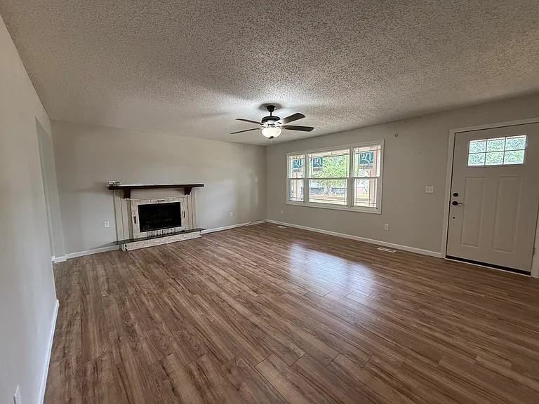 1905 Teal Dr — Photo 4