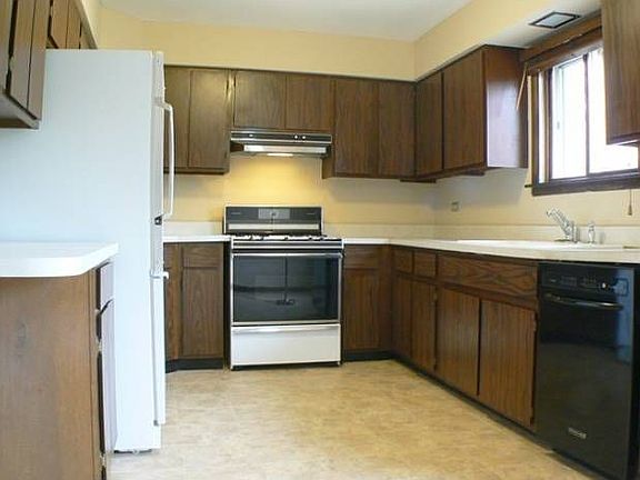 4th image of 414 S Cedarcrest Dr
