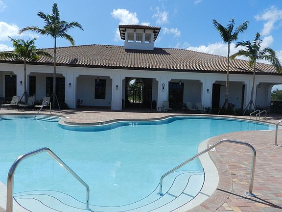 5th image of 7085-7097 Merganser Ct #2201