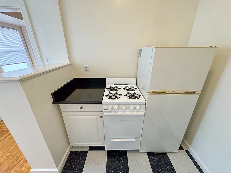 2495 Sutter St #2 — Photo 8