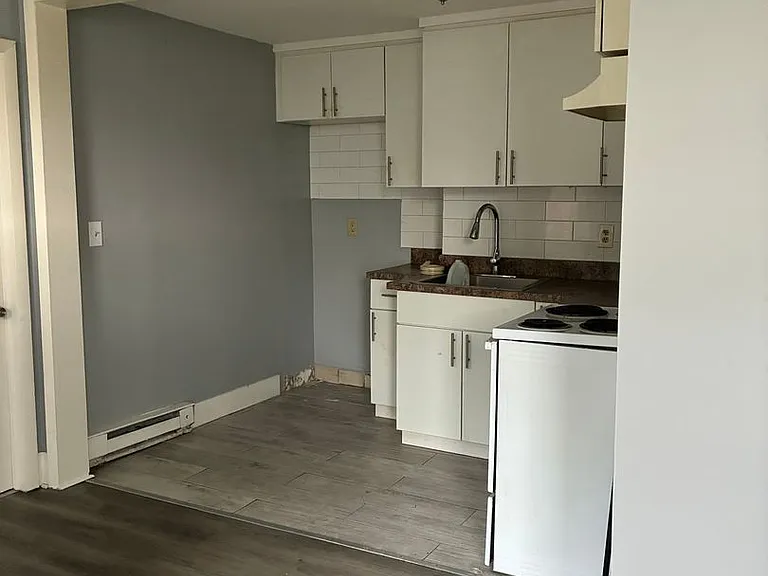 664 Mercer Ave — Photo 5