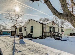 300 5th St, Waunakee, WI 53597