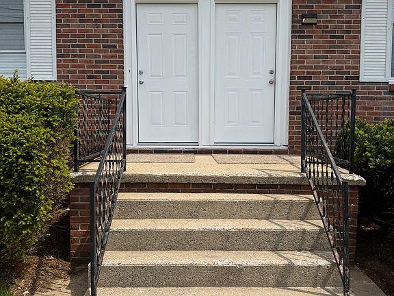 2nd image of 224-226 Wildwood Dr