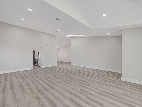 5th image of 3120 Siena Cir