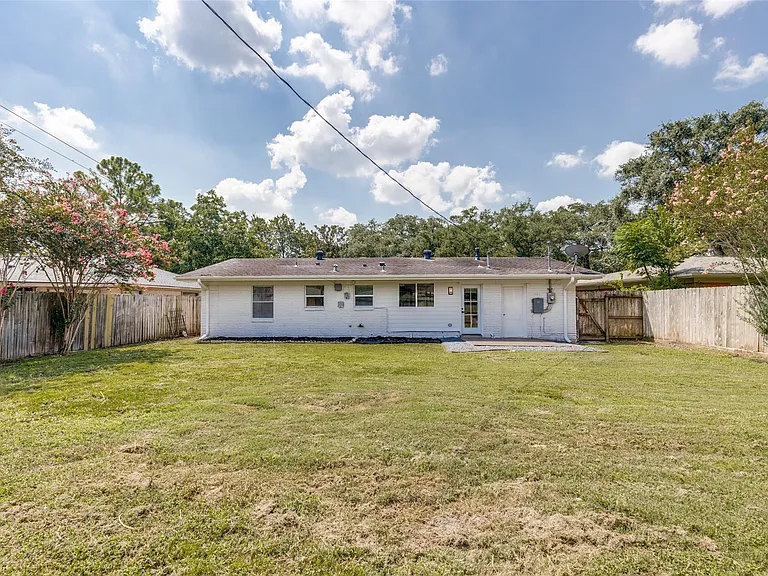 4034 Woodfin St — Photo 21