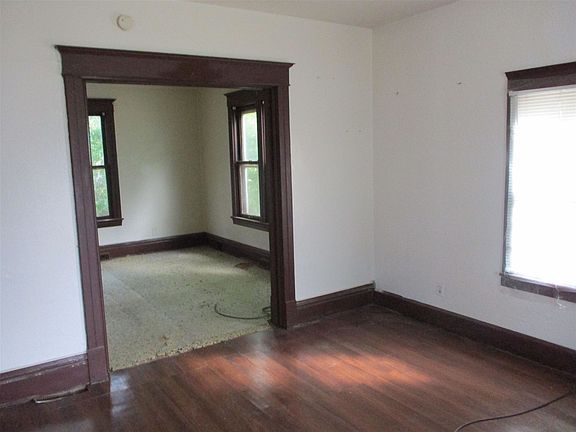 4th image of 1228 Revell Ave