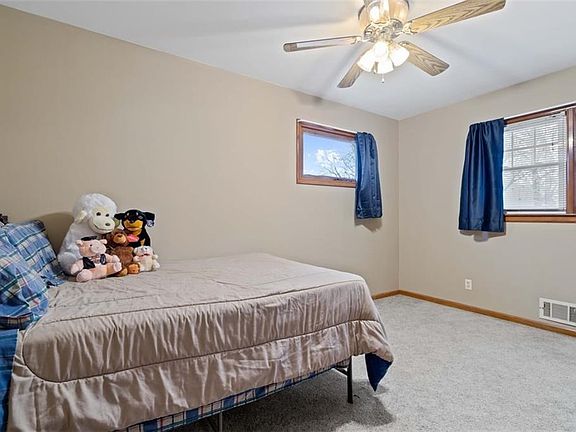5th image of 4515 NE 49th Ter