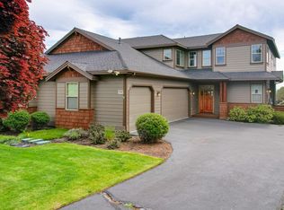 2000 Cinnamon Teal Dr, Redmond, OR 97756