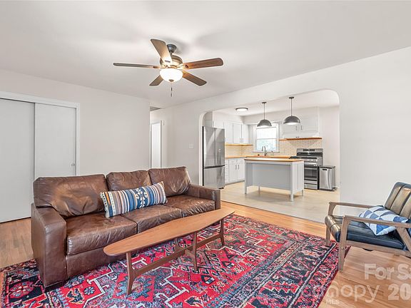 4th image of 4106 Tipperary Pl
