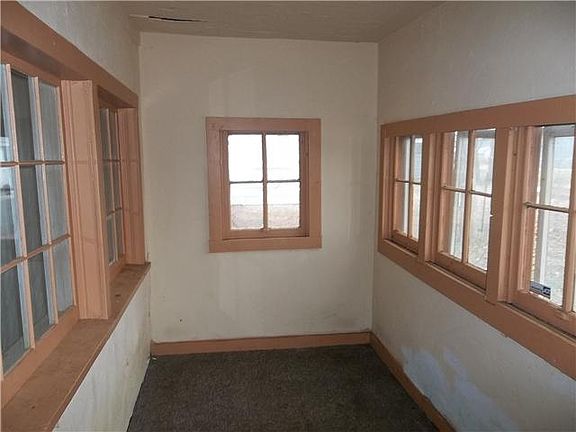bedroom/mudroom