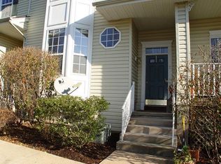 8 Chesterfield Ct, Flemington, NJ 08822