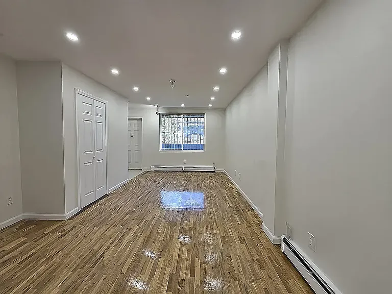 385 Vernon Ave #1B — Photo 7